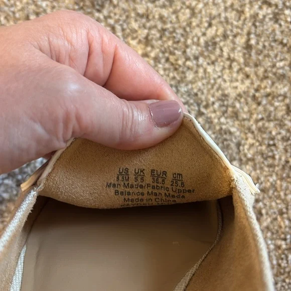 Naturalizer Kayden Beige & White Mules with Silver Chain NWOT - Picture 9 of 9